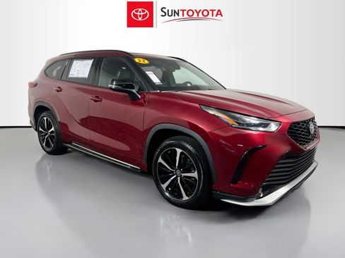 Used 2022 Toyota Highlander XSE image 1
