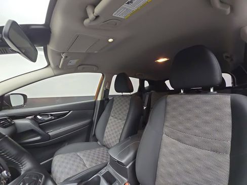 Used 2021 Nissan Rogue Sport SV image 22