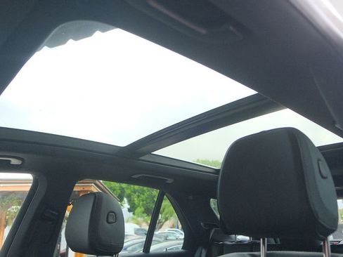 Used 2025 Mercedes-Benz GLE 450e 4MATIC image 31