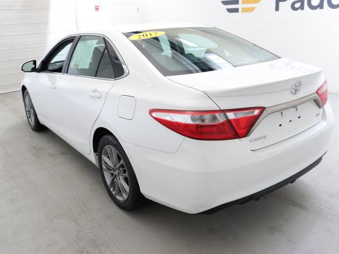 Used 2017 Toyota Camry SE image 6