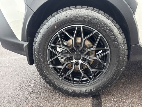 Used 2025 Subaru Crosstrek 2.5i Premium image 9