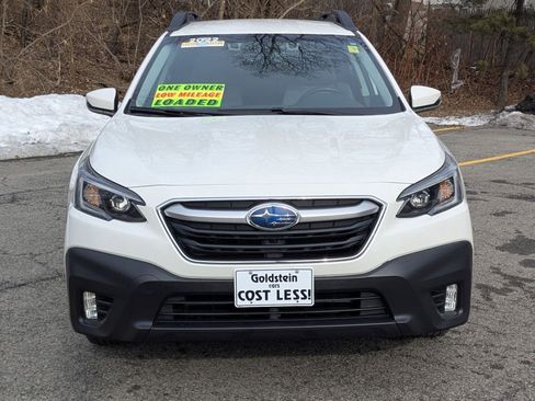 Used 2022 Subaru Outback Premium image 2