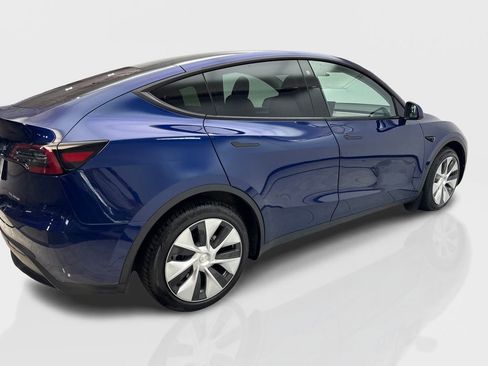 Used 2023 Tesla Model Y Long Range AWD/4WD image 13