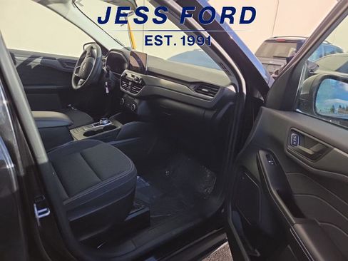 Used 2023 Ford Escape AWD image 7