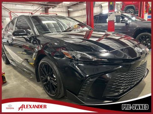 Certified 2025 Toyota Camry SE FWD image 1