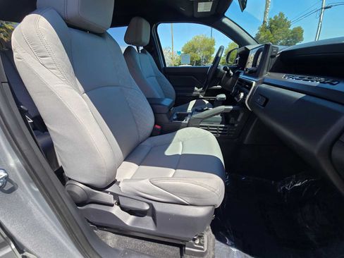 Used 2025 Toyota Tacoma SR5 AWD/4WD image 10