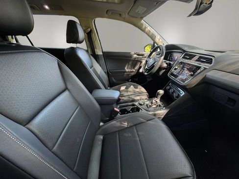 Used 2021 Volkswagen Tiguan SEL AWD/4WD image 17