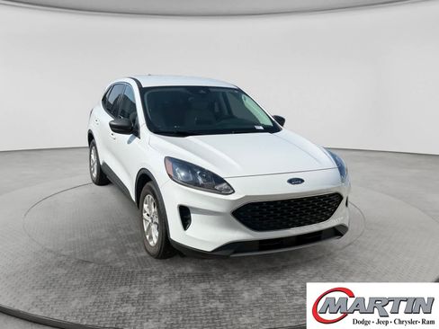 Used 2022 Ford Escape SE FWD image 3