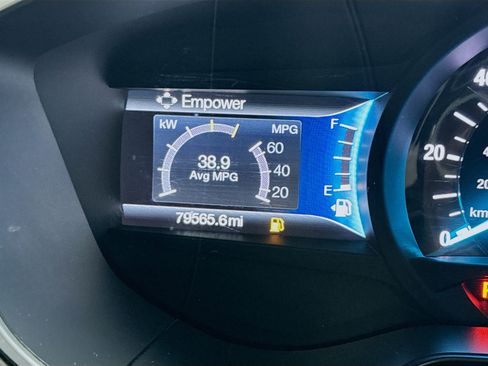 Used 2020 Ford Fusion SE FWD image 8