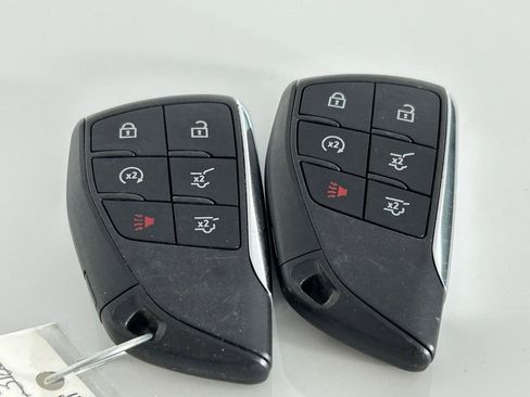 Used 2024 GMC Yukon Denali w/ Denali Reserve Package image 38