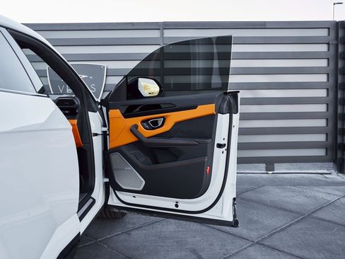 Used 2024 Lamborghini Urus S image 23