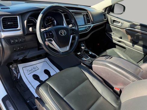 Used 2016 Toyota Highlander Limited image 15