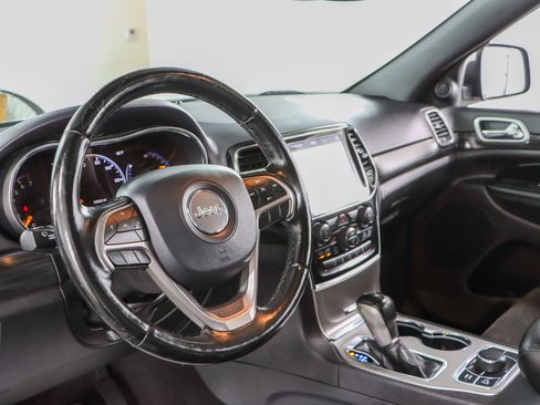 Used 2020 Jeep Grand Cherokee Altitude image 23