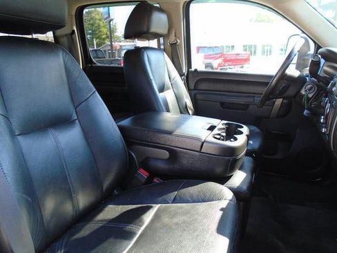 Used 2013 Chevrolet Silverado 2500 LT w/ Interior Plus Package AWD/4WD image 15
