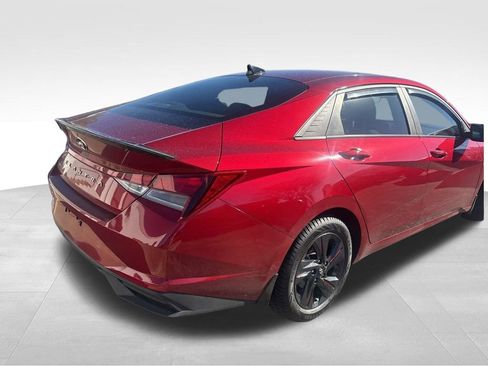 Used 2023 Hyundai Elantra SEL image 8