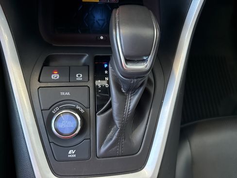 Used 2024 Toyota RAV4 Limited image 31