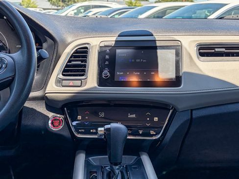 Used 2021 Honda HR-V EX image 12