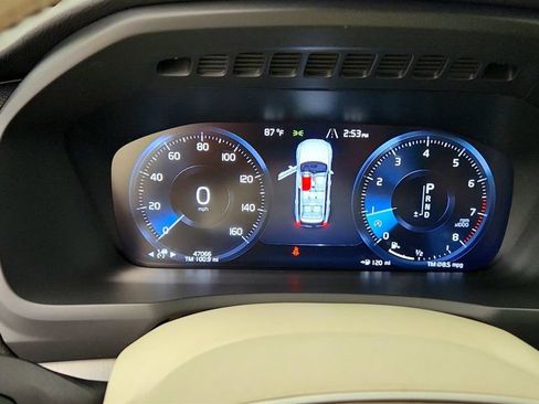 Used 2022 Volvo XC90 T5 Momentum w/ Advanced Package FWD image 14