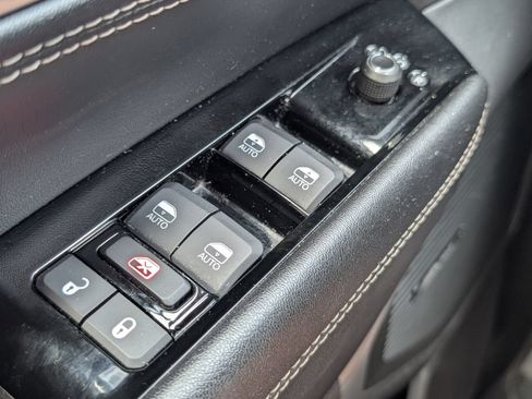 Used 2024 Jeep Wagoneer Series III AWD/4WD image 16