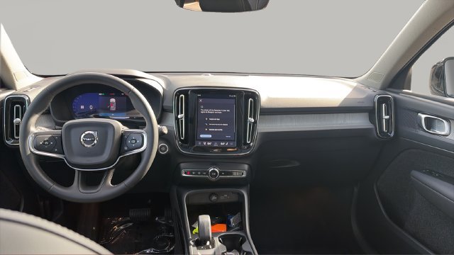 Used 2024 Volvo XC40 B5 Core AWD/4WD image 15