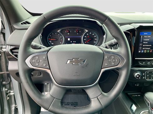 Used 2023 Chevrolet Traverse RS image 11