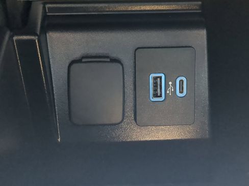 Certified 2022 Ford Explorer XLT image 19