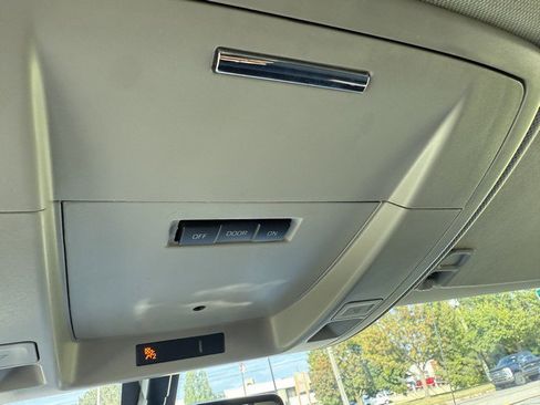 Used 2017 GMC Sierra 1500 SLE image 28