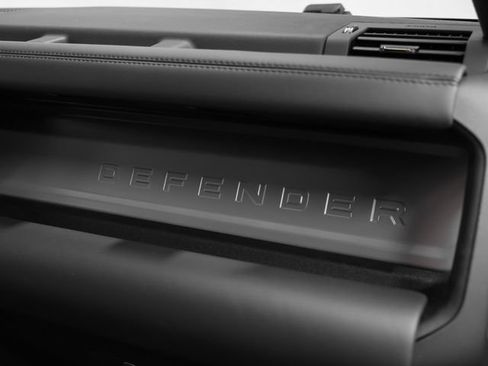 Used 2025 Land Rover Defender 110 image 25