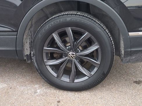 Used 2022 Volkswagen Tiguan SE image 13