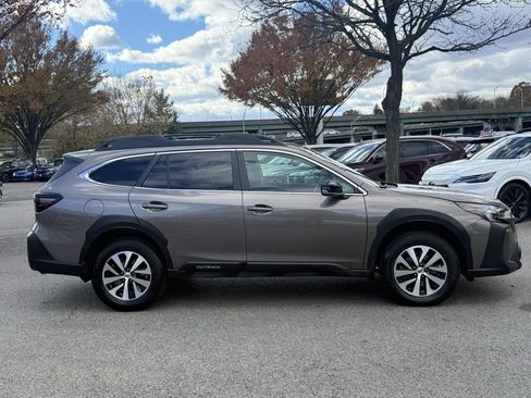 Certified 2023 Subaru Outback Premium image 5