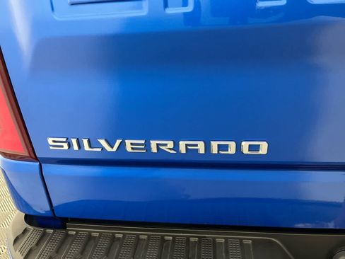Used 2023 Chevrolet Silverado 1500 RST w/ Z71 Off-Road Package AWD/4WD image 11