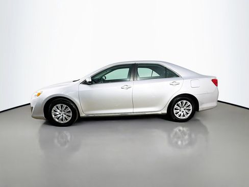 Used 2012 Toyota Camry LE FWD image 4