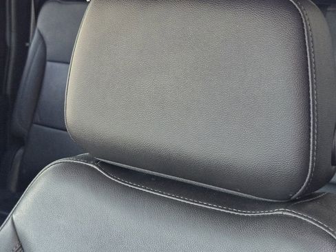 Used 2023 Chevrolet Suburban LT RWD image 16