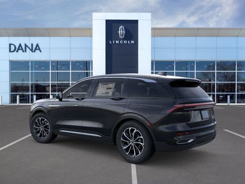 New 2025 Lincoln Nautilus Premier image 4