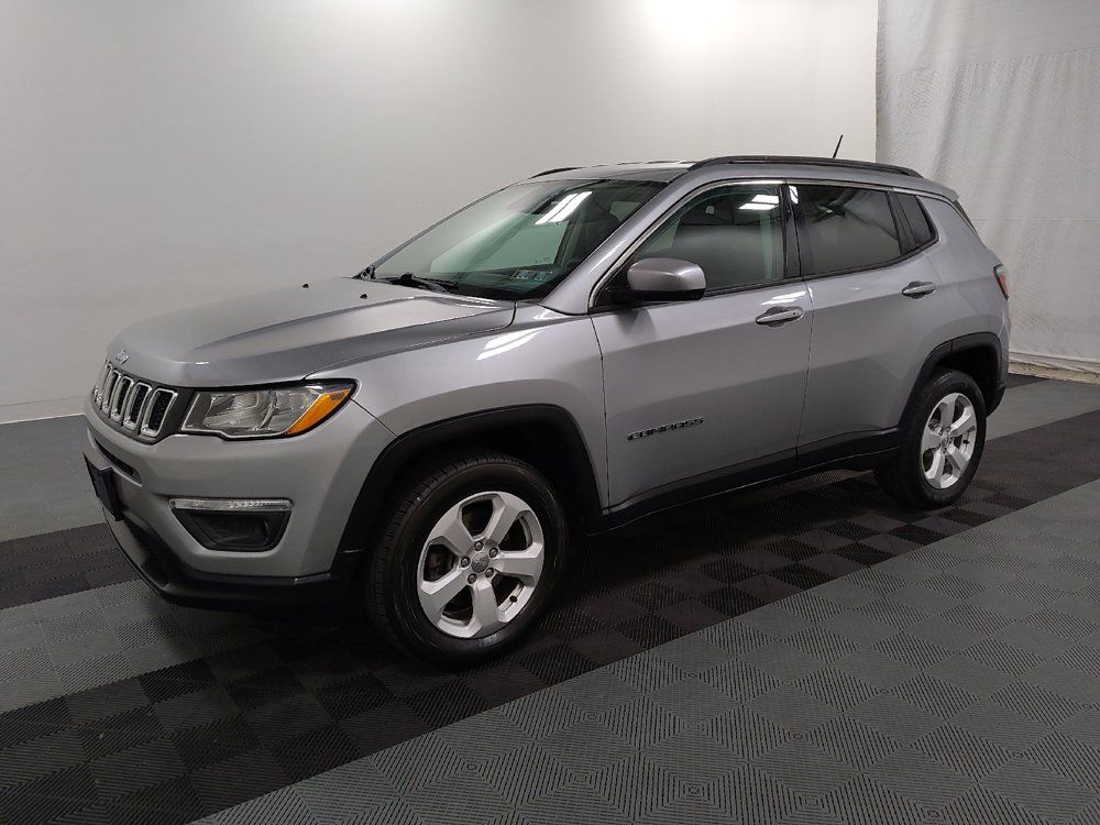 Used 2018 Jeep Compass Latitude w/ Cold Weather Group AWD/4WD image 2