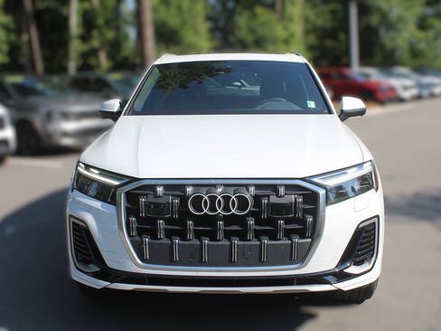 Used 2025 Audi Q7 3.0T Premium AWD/4WD image 18