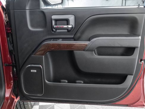 Used 2018 GMC Sierra 1500 SLT AWD/4WD image 42