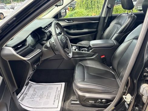 Used 2023 Jeep Grand Cherokee L Limited AWD/4WD image 23