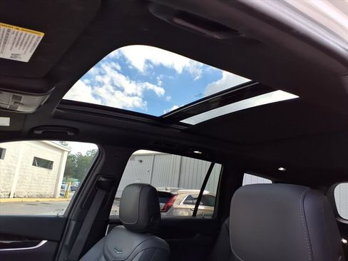 Certified 2023 Cadillac XT6 Premium Luxury image 22