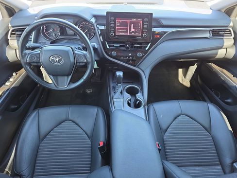 Used 2023 Toyota Camry SE image 9