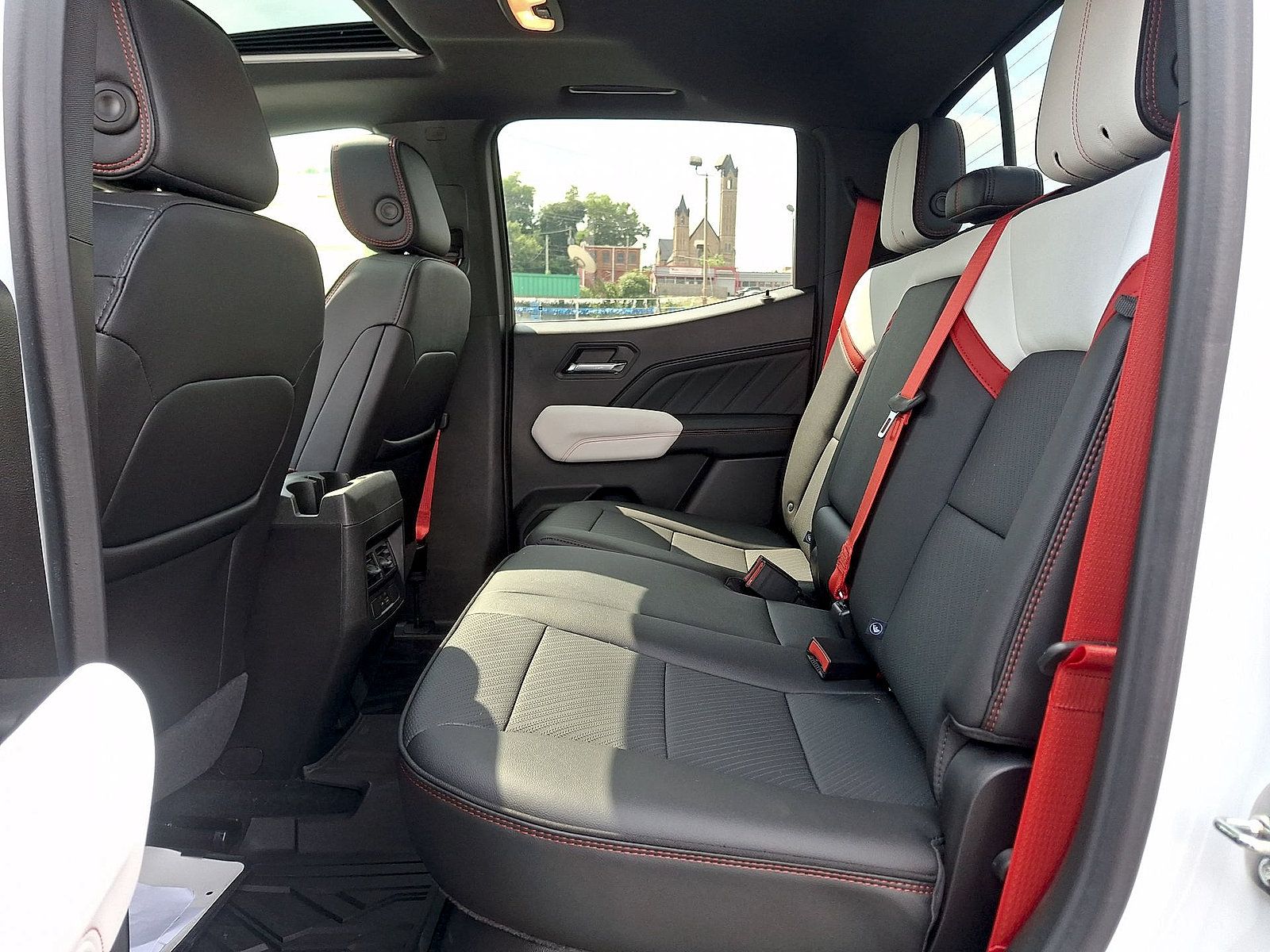 New 2025 GMC Canyon AT4 w/ AT4X Package AWD/4WD image 13