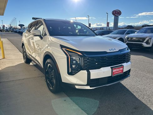 New 2026 Kia Sportage S image 3