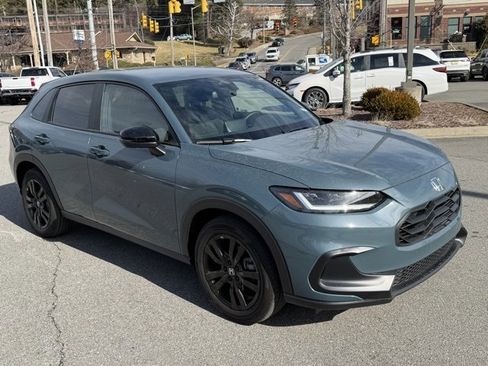 Certified 2026 Honda HR-V Sport image 3