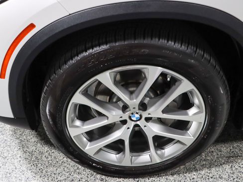 Used 2023 BMW X5 sDrive40i w/ Climate Comfort Package image 11