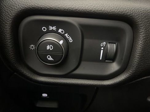 Used 2025 RAM 1500 Big Horn AWD/4WD image 35