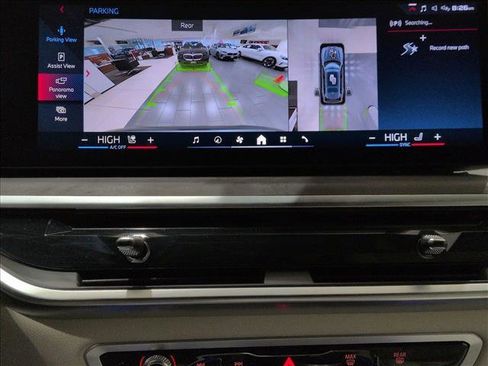 Used 2025 BMW X7 M60i image 14