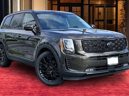 Used 2021 Kia Telluride SX w/ SX Prestige Package AWD/4WD image 2