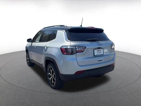 Used 2025 Jeep Compass Limited AWD/4WD image 11