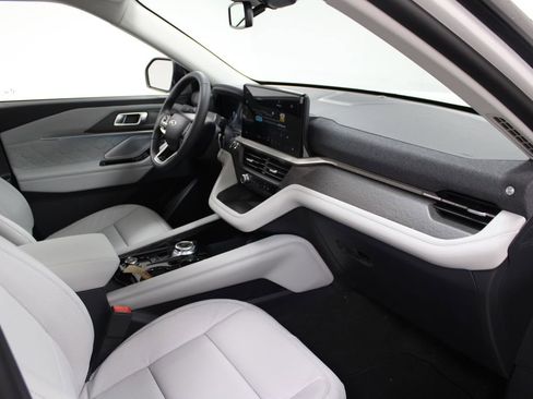 New 2026 Ford Explorer Platinum w/ LUX Leather Package image 29