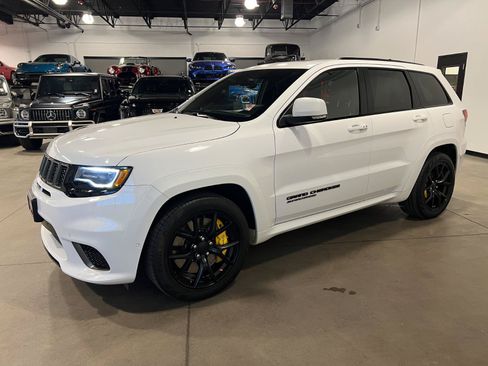 Used 2018 Jeep Grand Cherokee Trackhawk AWD/4WD image 7